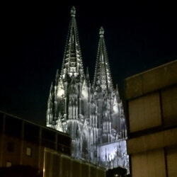 beleuchteterer Kölner Dom